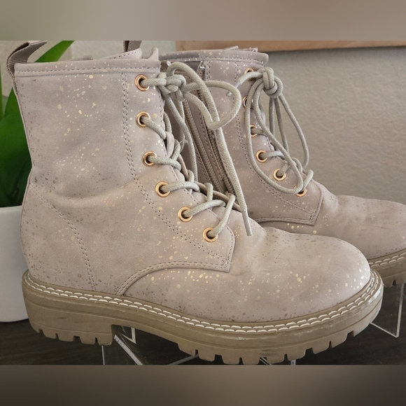 Maurices Other - Girls Combat Lug Sole Boot